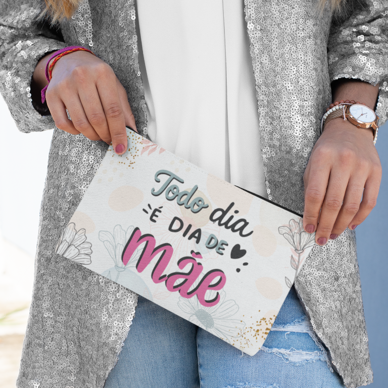 mockup-of-a-stylish-woman-holding-a-pouch-29968 (1)